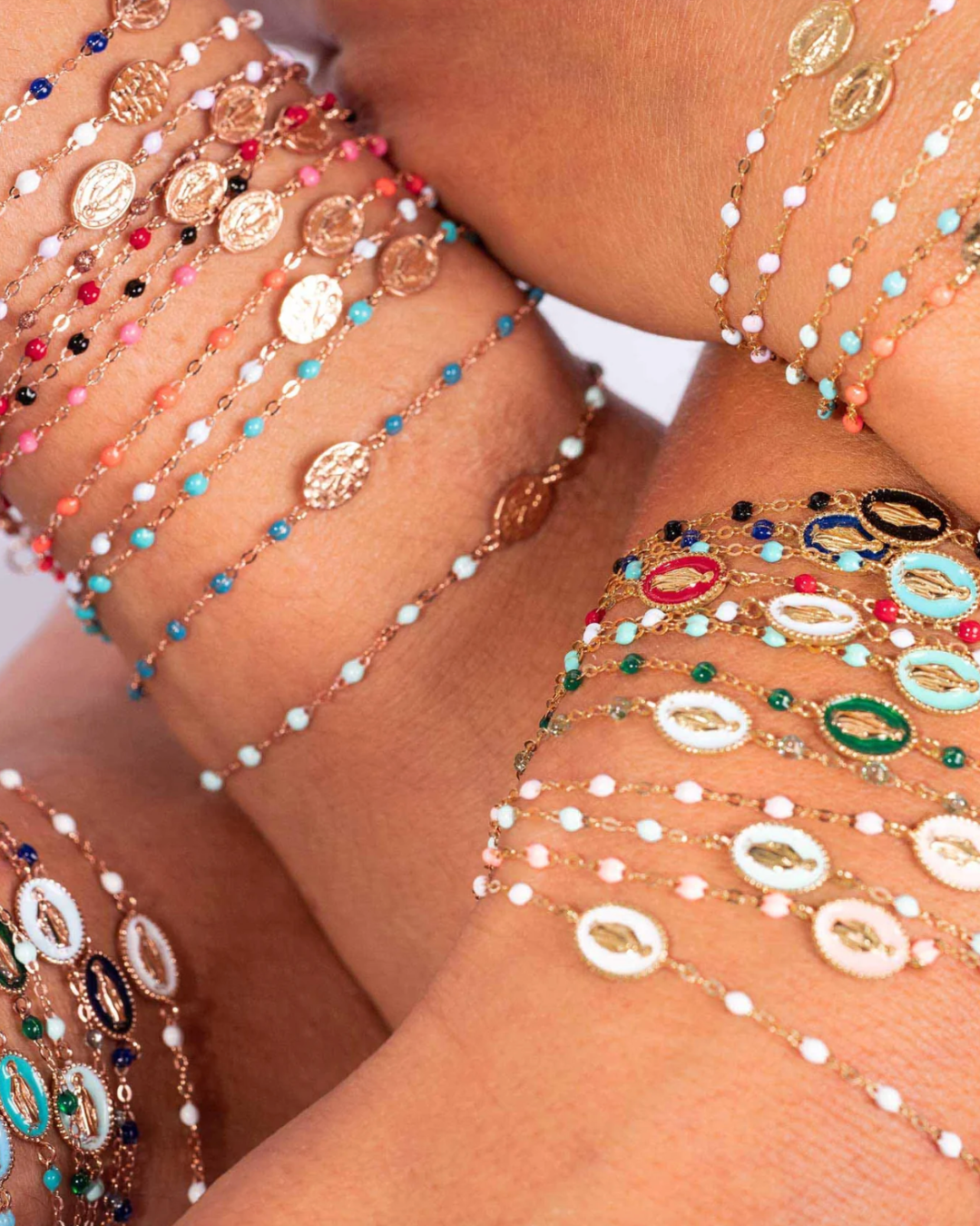 Gigi Clozeau - Bracelet Madone résine émeraude, or jaune, 17 cm