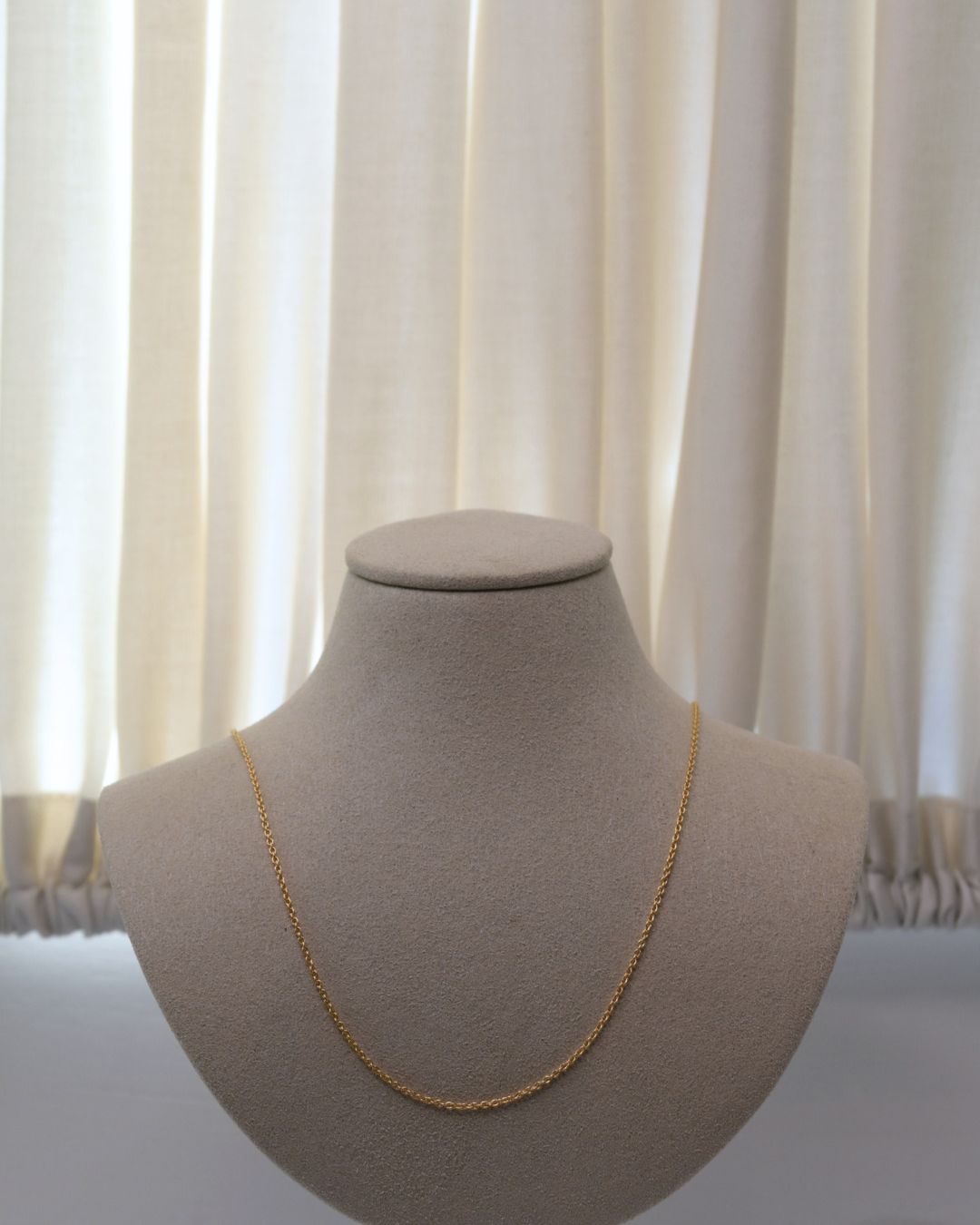 Axelle Delhaye - Fine chaîne en Or 18k.