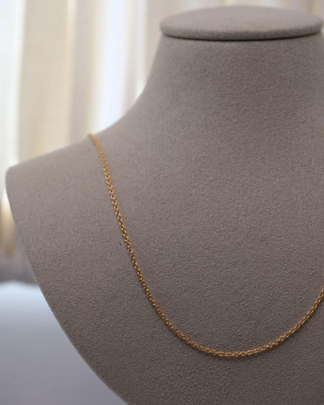 Axelle Delhaye - Fine chaîne en Or 18k.