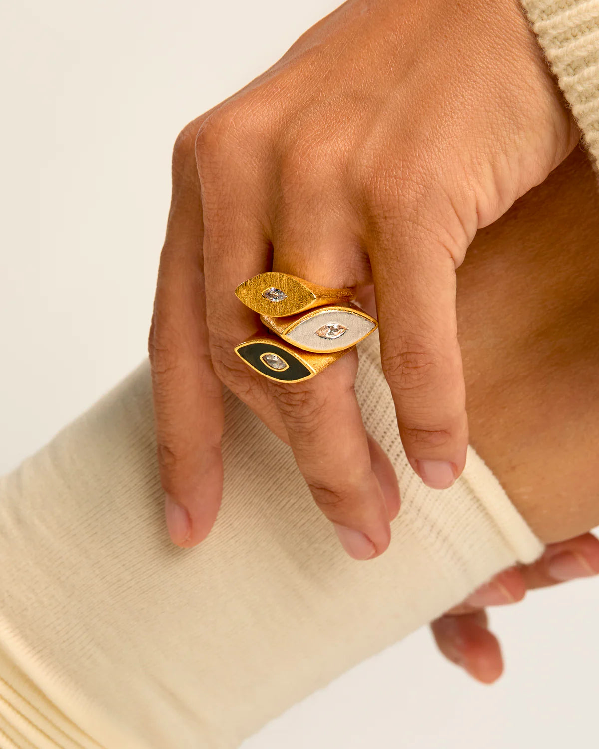 Mya Bay - RING - TIKA